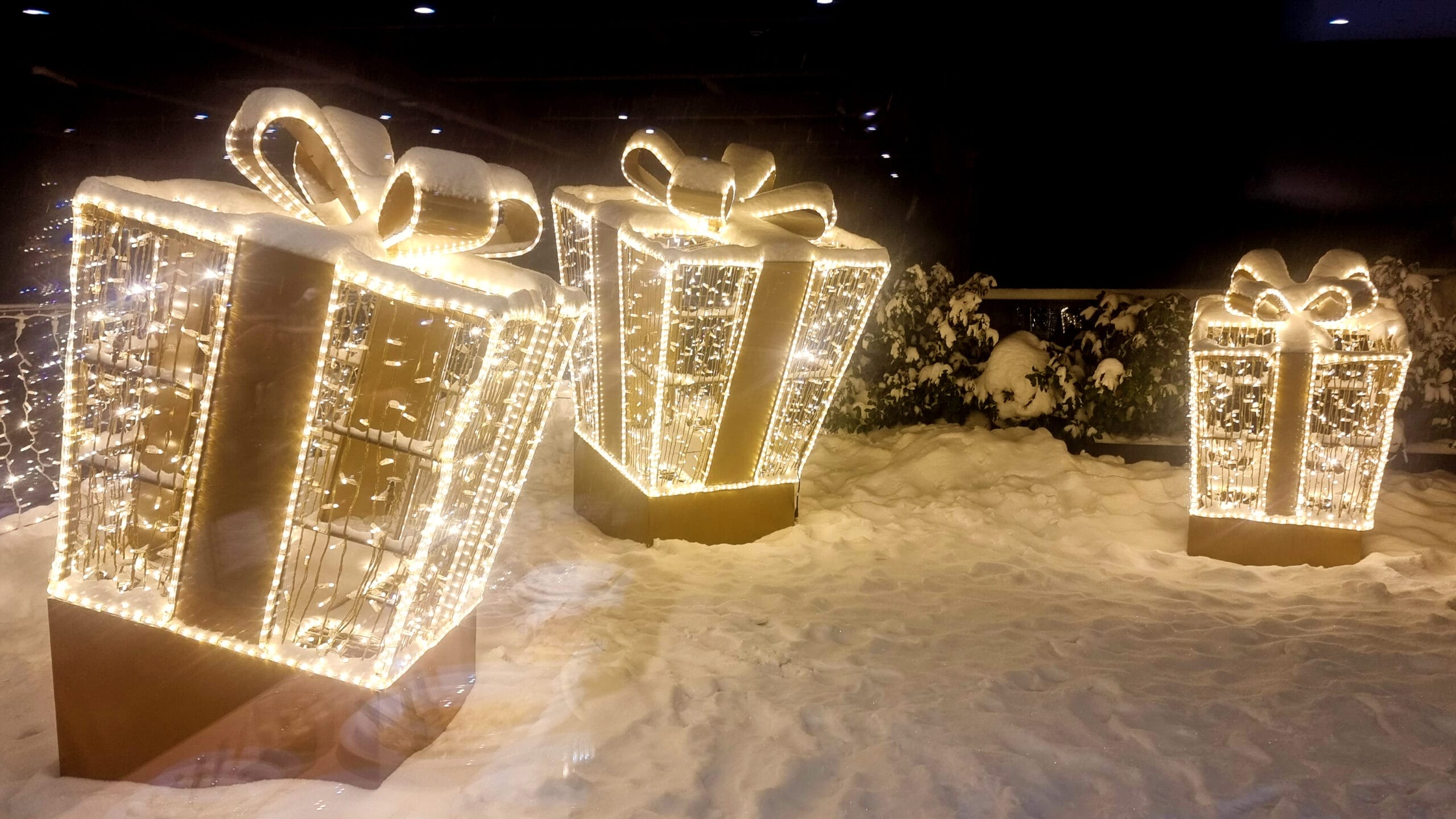 Iluminacja świąteczna w hotelu Elements w Świeradowie-Zdrój