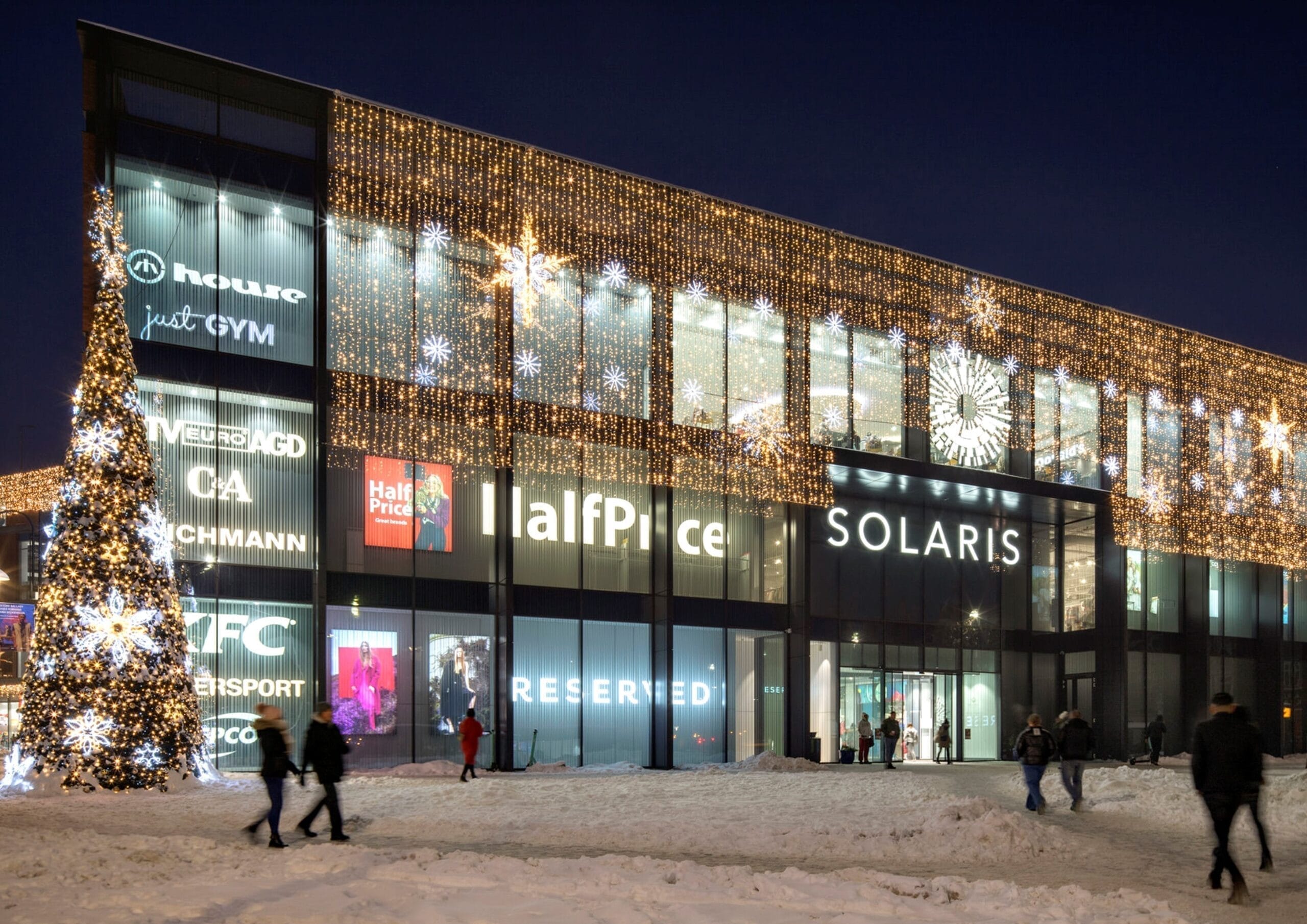 Iluminacja świąteczna w Solaris Center w Opolu