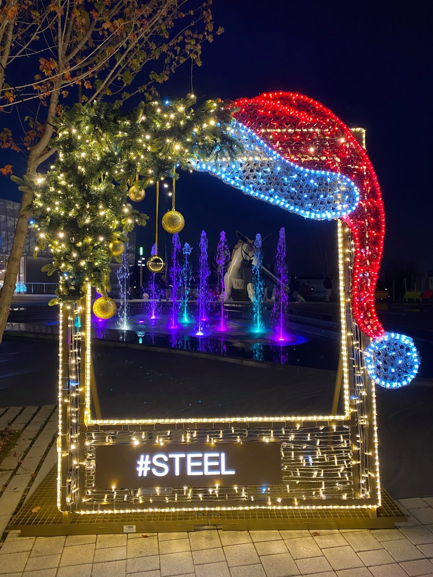 Iluminacja świąteczna w Steel w Saint-Étienne