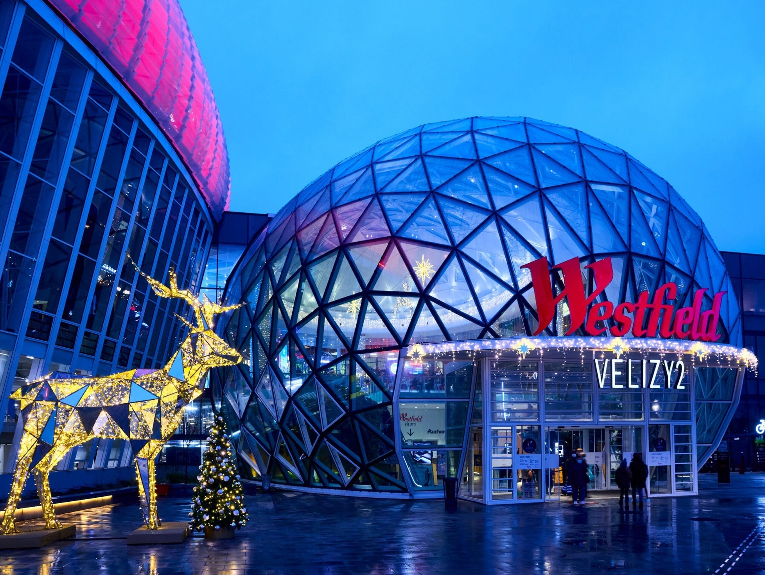 Iluminacja świąteczna w Westfield Velizy 2 w Velizy-Villacoublay