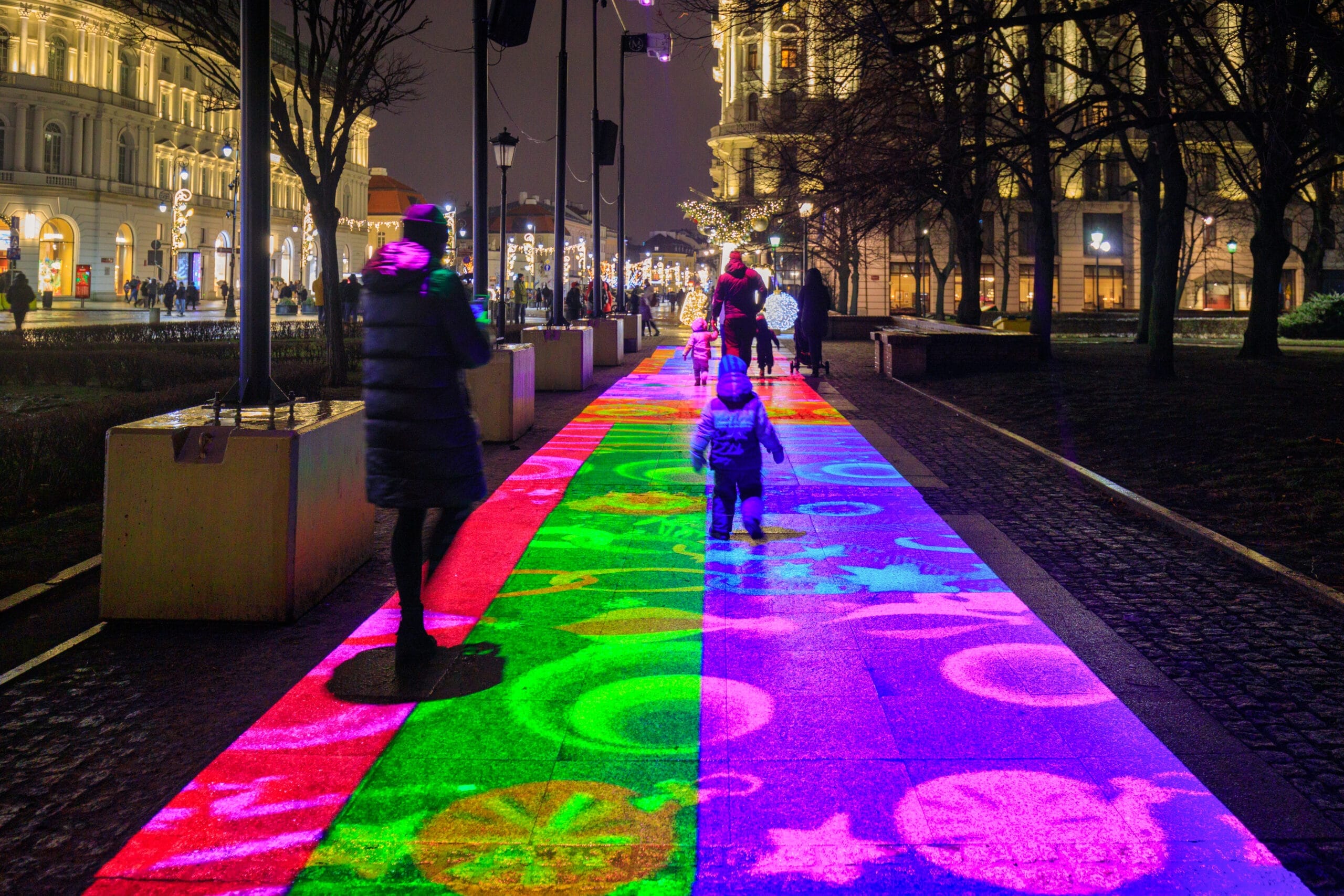 Pokaz świetlny Mapping na chodniku w Warszawie