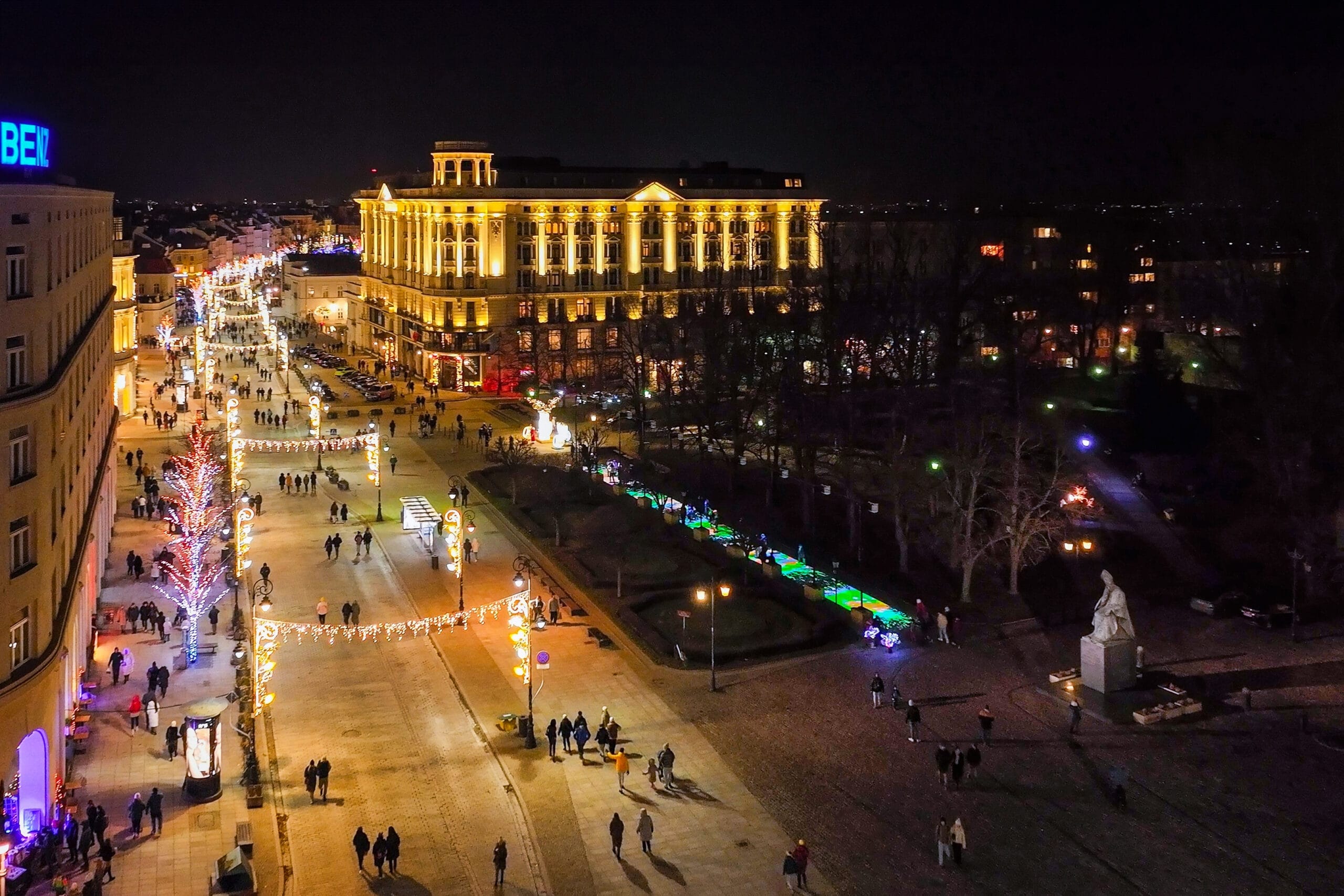 Pokaz świetlny Mapping na chodniku w Warszawie