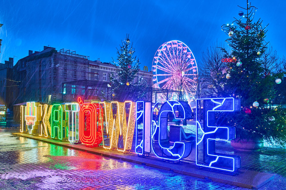 iluminacje świąteczne Katowice napis